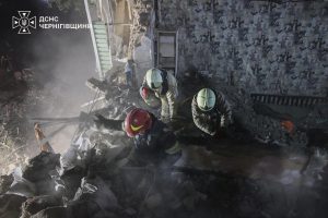 У Прилуках всю ніч розгрібали завали. Станом на ранок 8 жовтня – 22 жертви російського терору, серед них – пятеро дітей