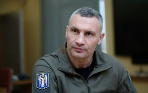 Зараз питання у виживанні. Кличко пропонує киянам, у яких є друзі та родичі за містом, виїхати зі столиці